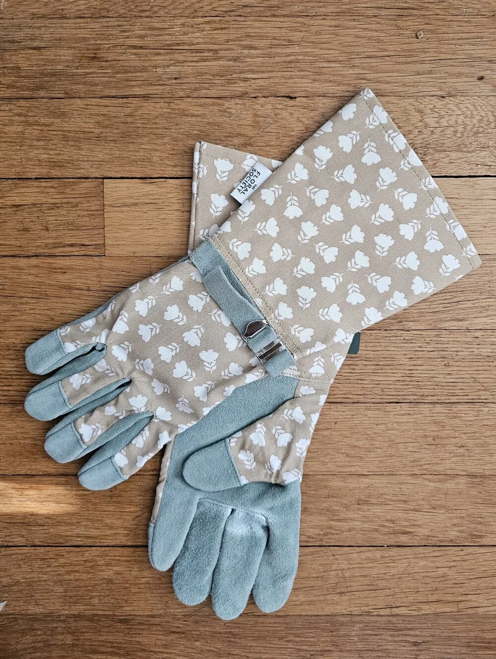 NWT: The Floral Society Full Garden Glove 🌷 🌻
